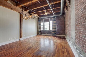 420 S Front St in Memphis, TN - Foto de edificio - Building Photo