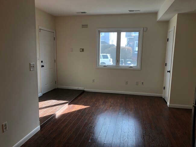 184 Kings Hwy in Milford, CT - Building Photo - Building Photo