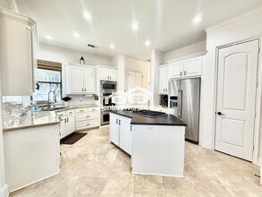 1007 Drake Dr in Euless, TX - Building Photo - Building Photo