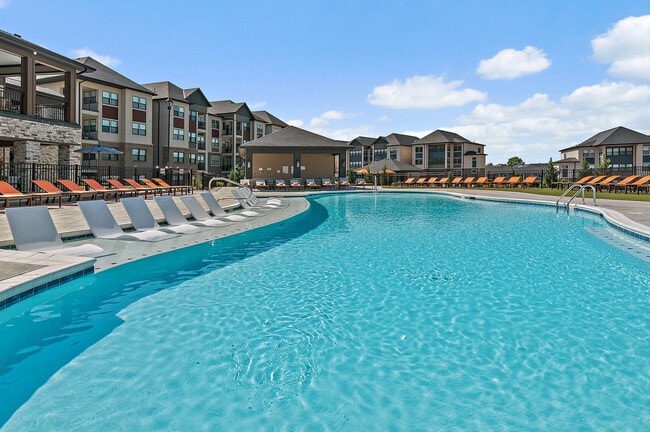 19Nineteen Promenade in Union, KY - Foto de edificio - Building Photo