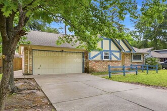 2115 Oak Shores Dr in Humble, TX - Building Photo - Building Photo