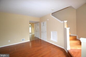 21081 Pickerelweed Terrace in Ashburn, VA - Building Photo - Building Photo
