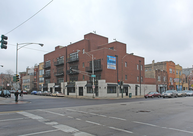 1602-1604 W Augusta Blvd in Chicago, IL - Building Photo - Building Photo