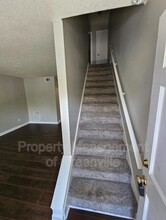 501 Edwards Rd in Greenville, SC - Foto de edificio - Building Photo
