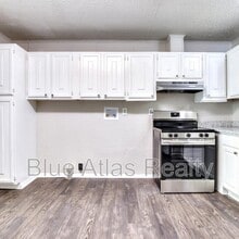 2706 W Colorado Blvd in Dallas, TX - Building Photo - Building Photo