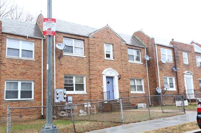 1246 Meigs Pl NE in Washington, DC - Foto de edificio - Building Photo