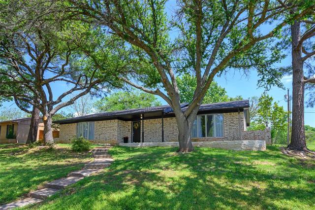 724 Briarwood Dr in Denison, TX - Building Photo