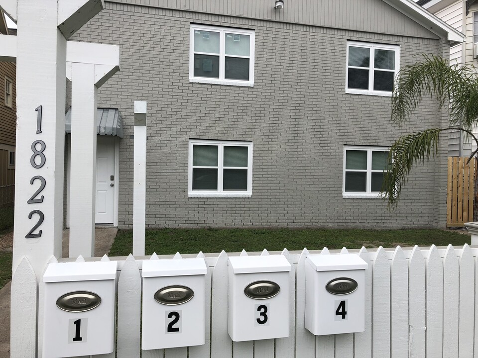 1822 Avenue M 1/2, Unit 3 in Galveston, TX - Foto de edificio