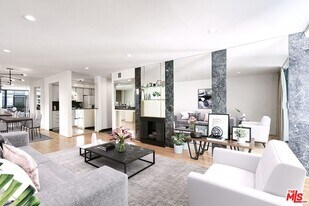 906 N Doheny Dr in West Hollywood, CA - Building Photo