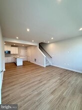 8739 Plantation Ln in Manassas Park, VA - Building Photo - Building Photo