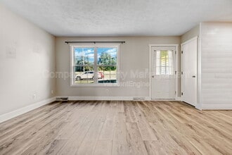 3610 13 Mile Rd NE in Rockford, MI - Building Photo - Building Photo