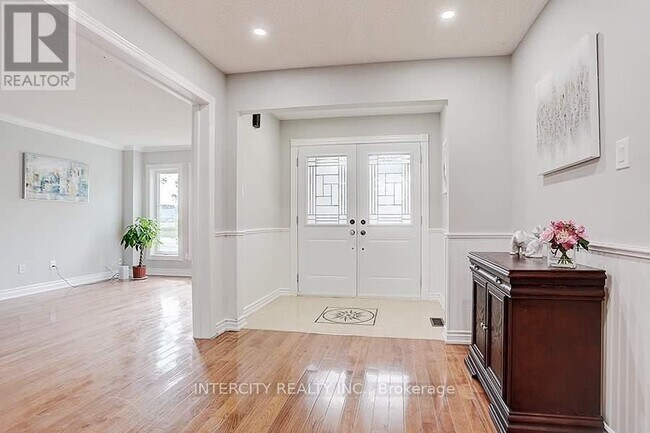 57 Yorkland St in Richmond Hill, ON - Building Photo - Building Photo