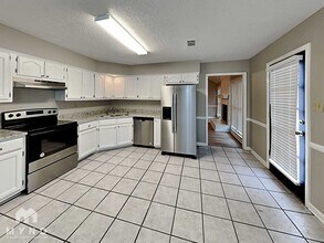 4569 Falkland Dr in Memphis, TN - Building Photo - Building Photo