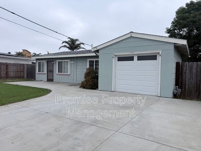 1601 Walton St in Oceanside, CA - Building Photo - Building Photo