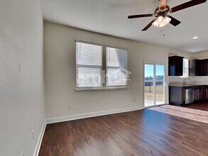 975 Tan Tara Trl in Jacksonville, FL - Foto de edificio - Building Photo