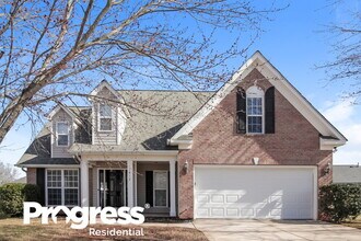 1412 Williamsburg Ln in Monroe, NC - Foto de edificio - Building Photo