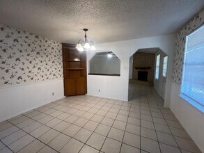 129 Houston Dr in Hewitt, TX - Building Photo - Building Photo