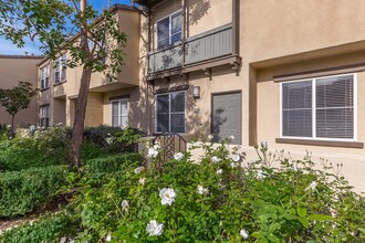 Laurel Canyon Apartment Homes in Ladera Ranch, CA - Foto de edificio - Building Photo