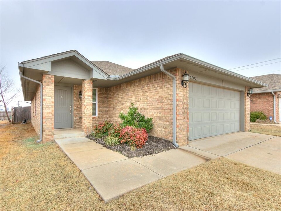 5902 Marblewood Dr in Oklahoma City, OK - Building Photo