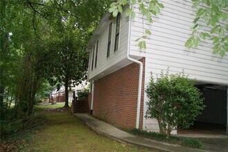 4239 Glenforest Way in Roswell, GA - Building Photo - Building Photo