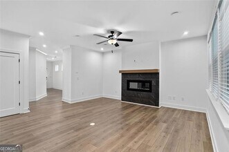 608 Avondale Pk Cir in Decatur, GA - Building Photo - Building Photo