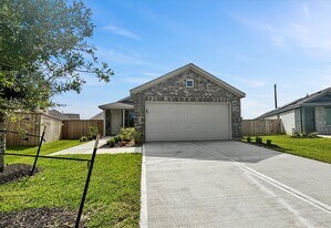 9227 Terrace Dr in Baytown, TX - Building Photo