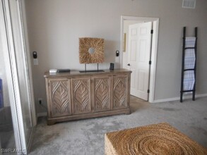 14911 Hole in 1 Cir in Ft. Myers, FL - Foto de edificio - Building Photo