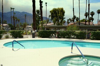 2700 E Mesquite Ave in Palm Springs, CA - Building Photo - Building Photo