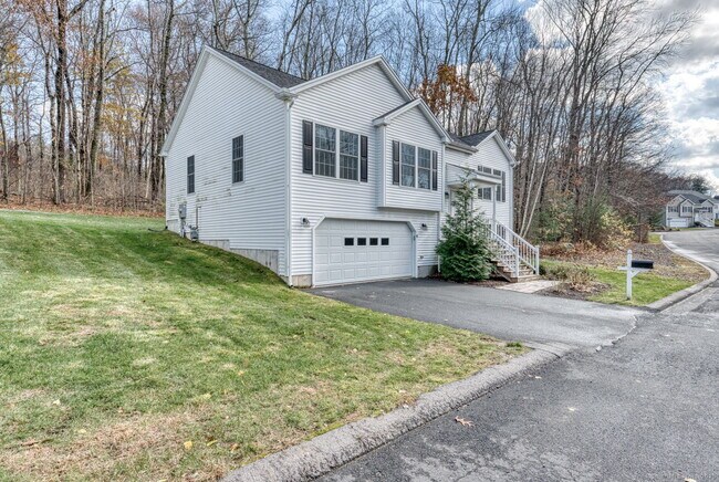 43 Belvedere Dr in Tolland, CT - Building Photo - Building Photo