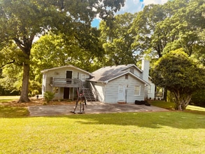 22556 Buford Hwy in Duluth, GA - Foto de edificio - Building Photo