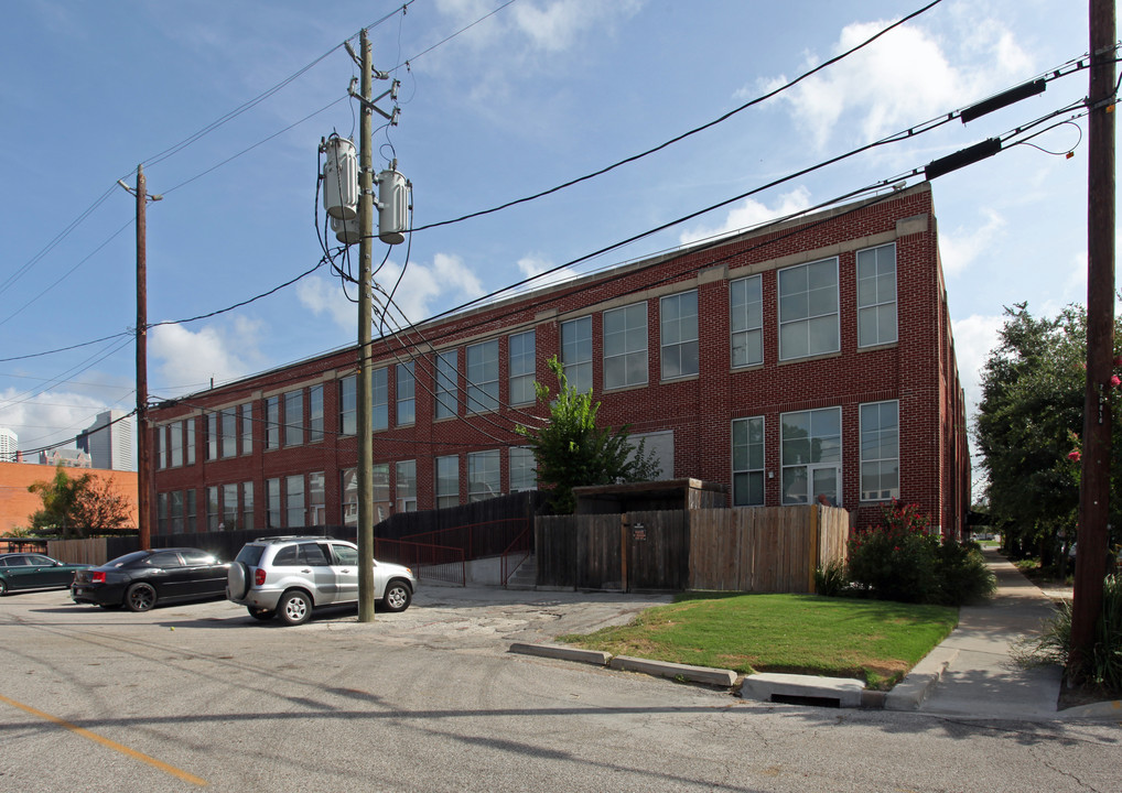 Live Oak Lofts in Houston, TX - Foto de edificio