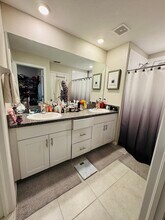 7335 Canterbury Bells Ct in Tampa, FL - Foto de edificio - Building Photo