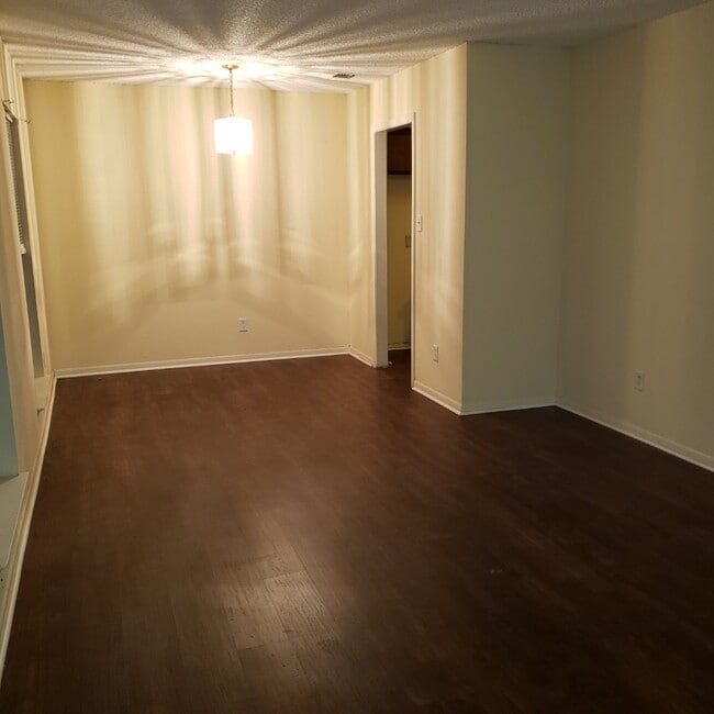 2308 Lake W Dr in Taylor, TX - Building Photo - Building Photo