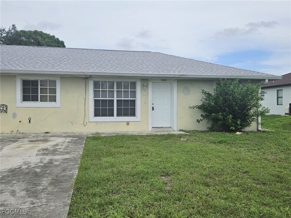 4752 22nd St SW in Lehigh Acres, FL - Building Photo