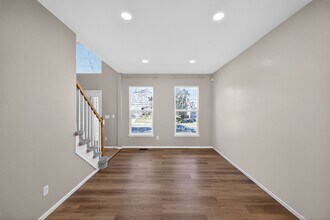 5466 S Tibet St in Aurora, CO - Foto de edificio - Building Photo