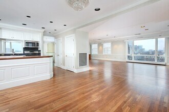 2 Commonwealth Ave in Boston, MA - Building Photo - Building Photo