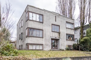 1530 Broadway E in Vancouver, BC - Building Photo