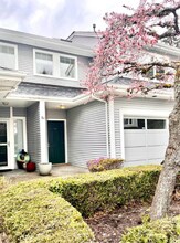 4714 Fairwood Blvd NE in Tacoma, WA - Building Photo - Building Photo