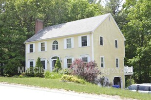 24 Copeland Dr in Hudson, NH - Building Photo
