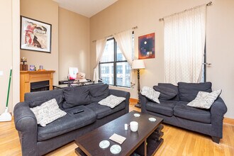 842 W Adams St, Unit 3 in Chicago, IL - Foto de edificio - Building Photo