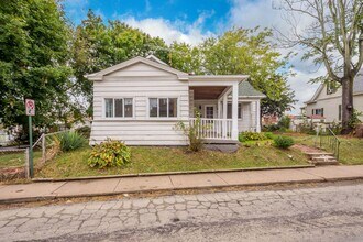 126 Whitaker St in Homestead, PA - Building Photo - Building Photo