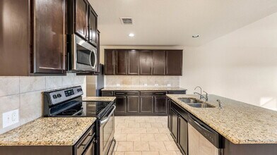 11310 Eagle Tree in San Antonio, TX - Building Photo - Building Photo