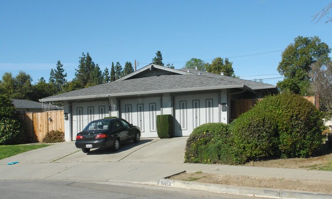 10653 Gardena Ct in Cupertino, CA - Building Photo - Building Photo