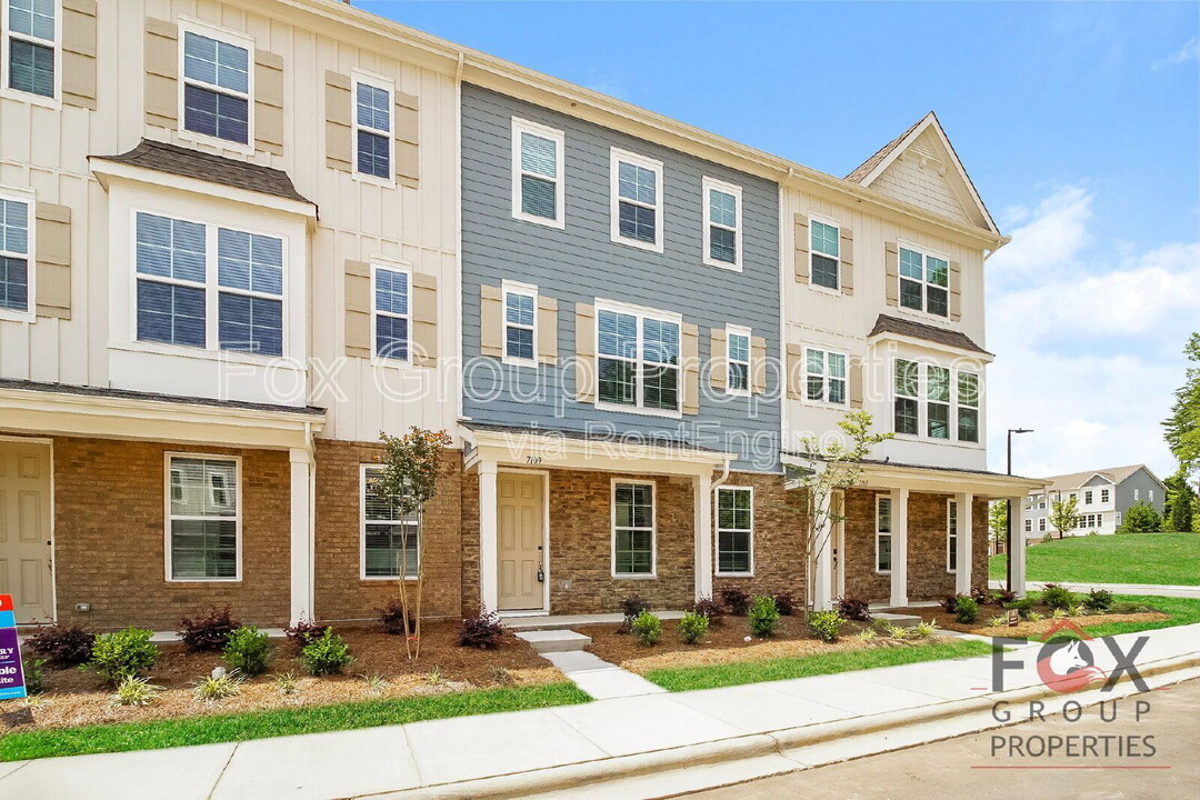 7109 Brookview Ln in Sherrills Ford, NC - Building Photo