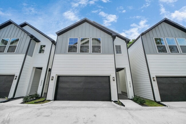 2430 Harrington St in Houston, TX - Building Photo - Building Photo