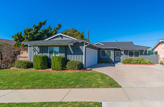 909 Linley St in Torrance, CA - Foto de edificio - Building Photo