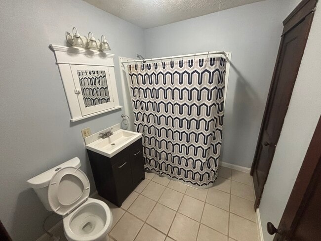 430 Clinton Ct, Unit 428 in Meadville, PA - Foto de edificio - Building Photo