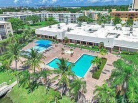 501 E Dania Beach Blvd in Dania Beach, FL - Building Photo