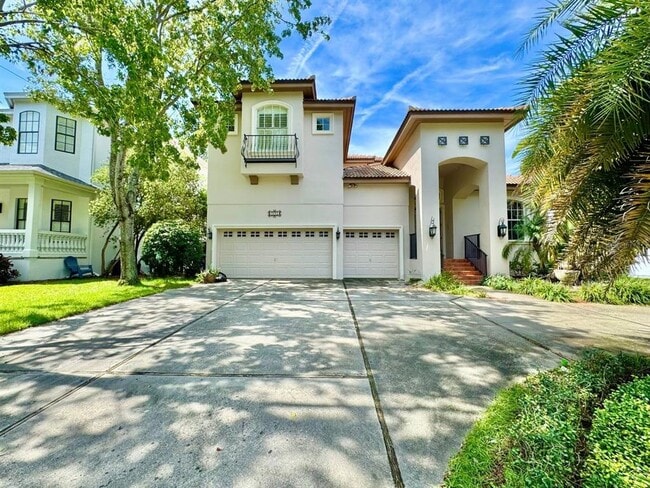 property at 4620 W Browning Ave
