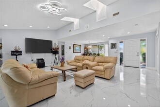 13582 Columbine Ave in Wellington, FL - Building Photo - Building Photo